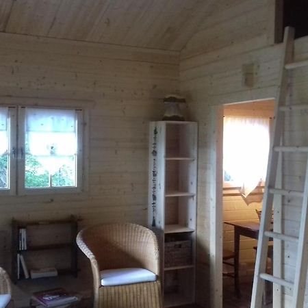 Les Chevreuils Bed & Breakfast Saint-Sylvestre-de-Cormeilles ภายนอก รูปภาพ