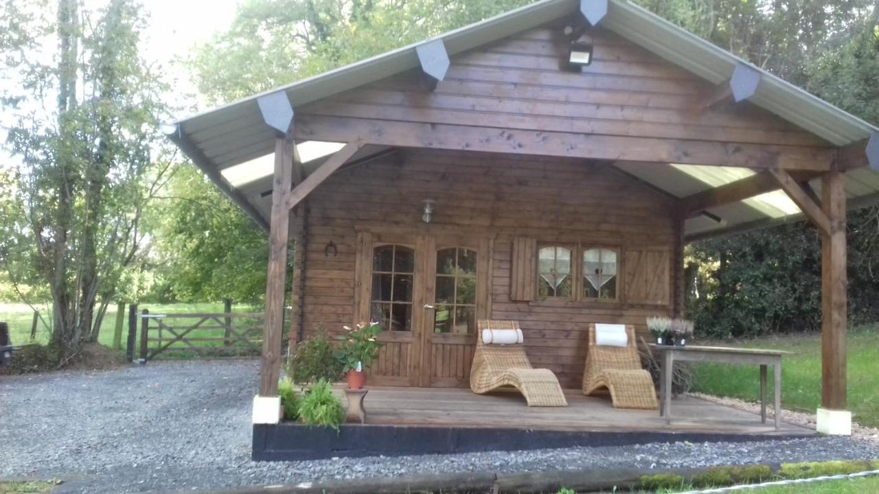 Les Chevreuils Bed & Breakfast Saint-Sylvestre-de-Cormeilles ภายนอก รูปภาพ